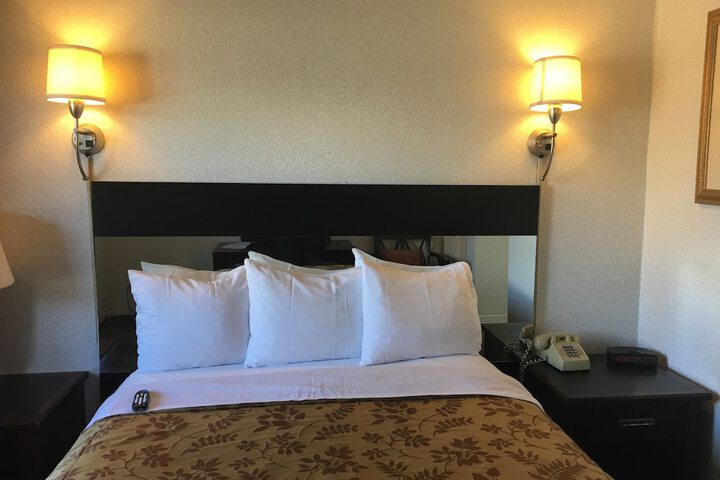 Room 35 of 48