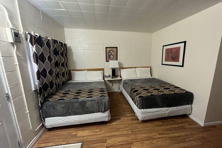 Room 25 of 27