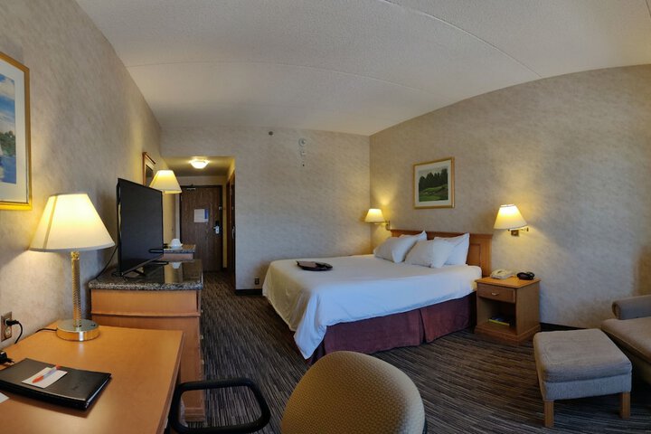 Room 25 of 40