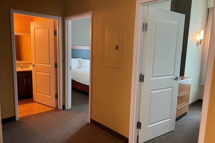 Room 41 of 68