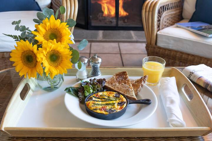 Breakfast/Coffee Service 73 of 78