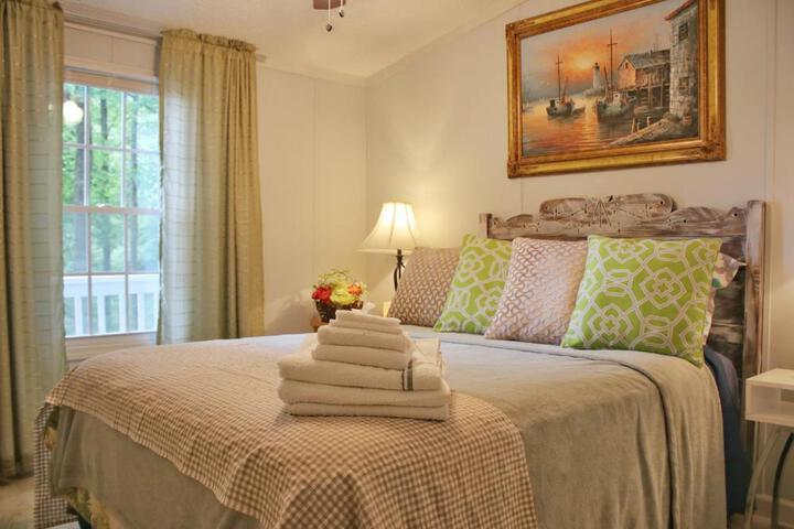 Paradise View Getaway-Dacha