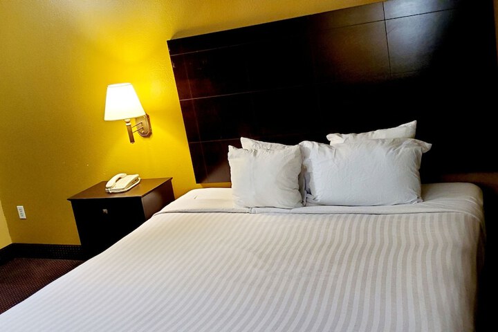 Room 25 of 34