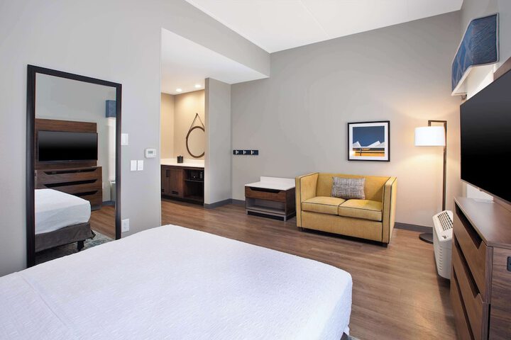 Room 18 of 26