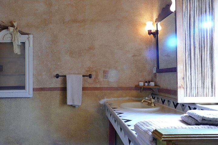 Room 6 of 31