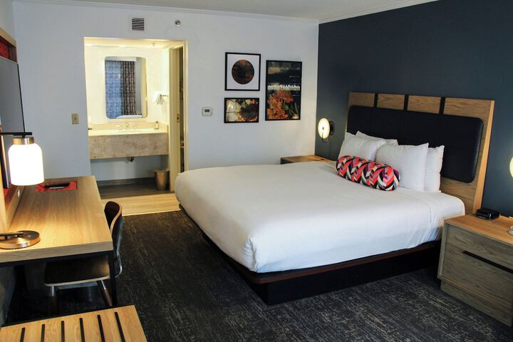 Room 12 of 20