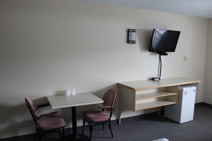Room 12 of 28