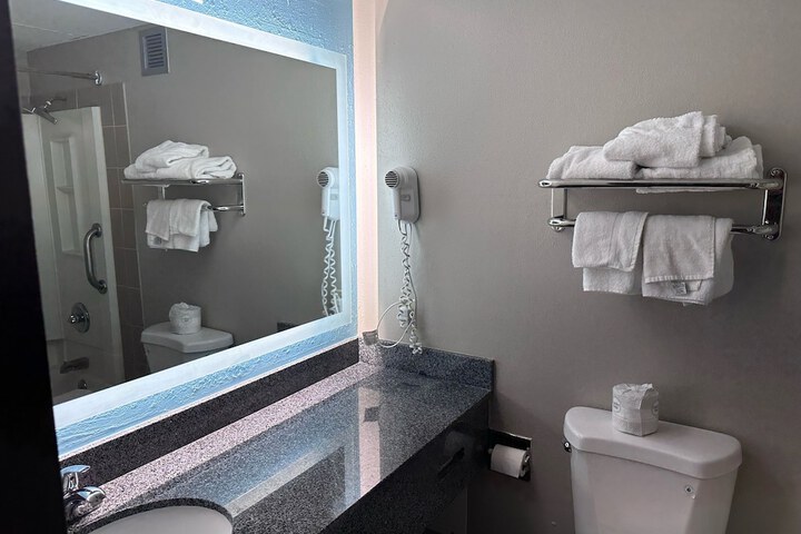 Room 35 of 52