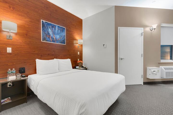 Room 25 of 37