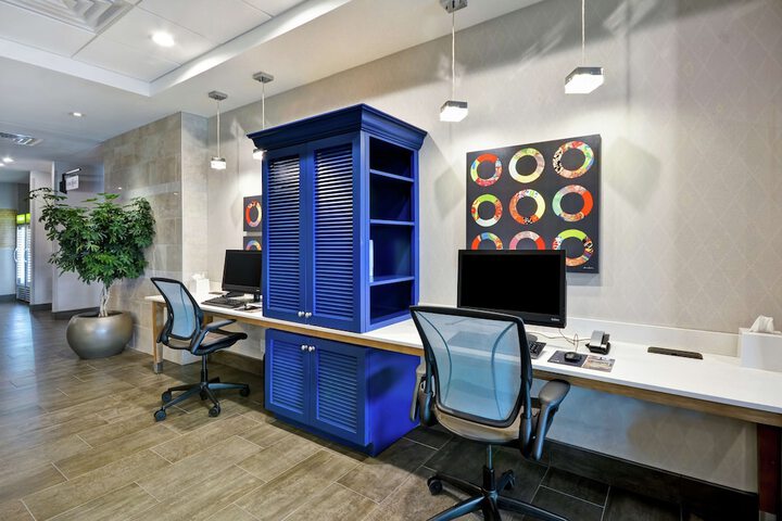 Business Center 44 of 46
