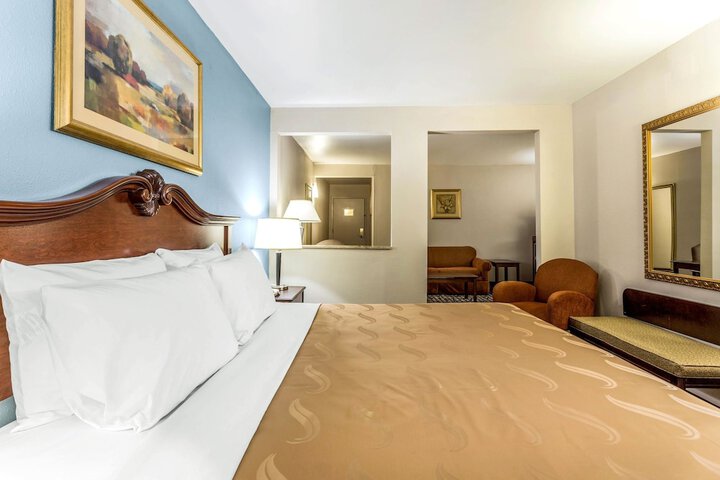 Room 15 of 30