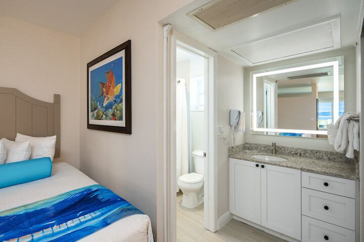 Room 48 of 80