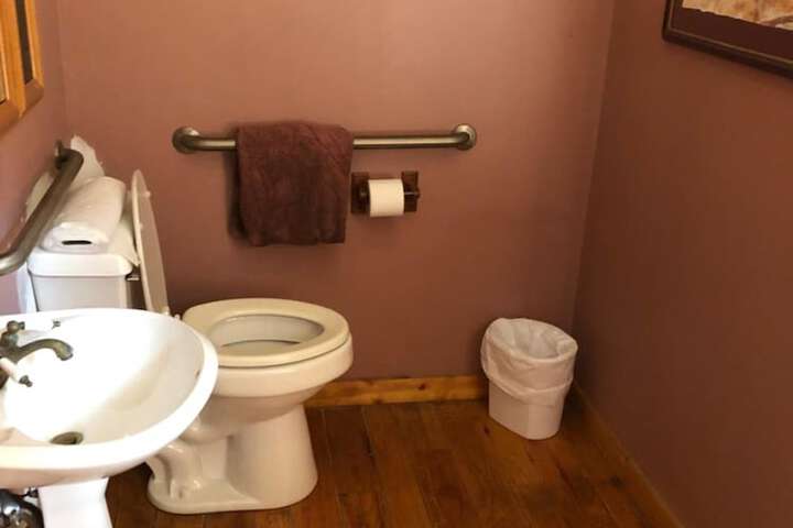 Room 34 of 40