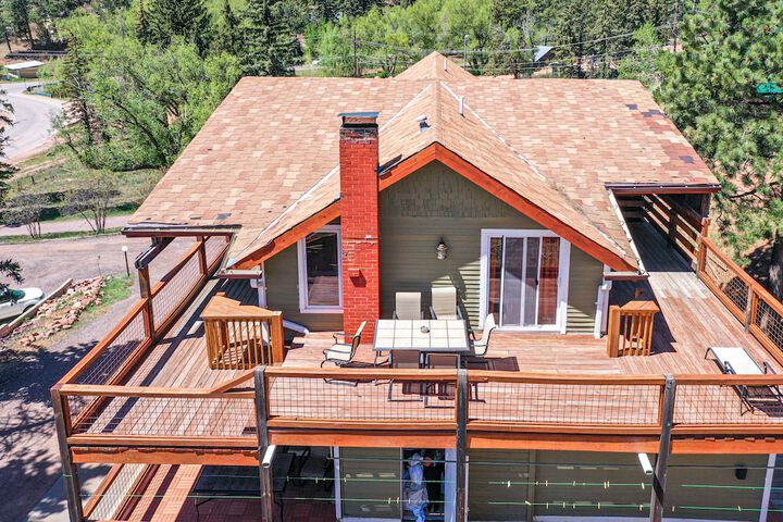 The Green Mountain Falls Lodge