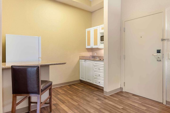 Room 8 of 28