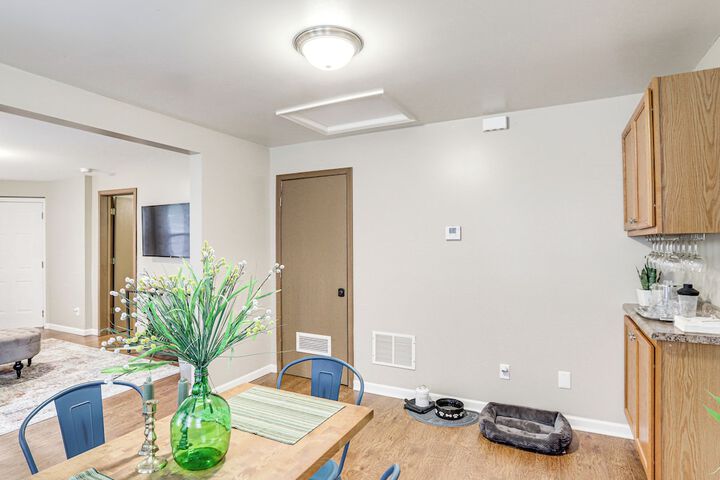 Pet-friendly Pacific Cottage Near Purina Farms!
