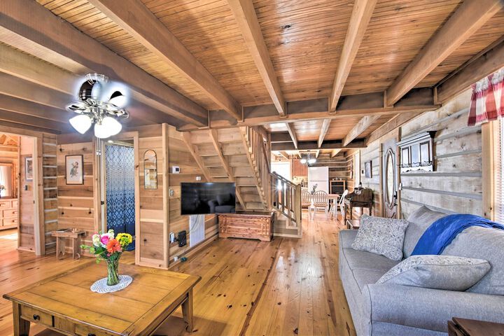 The Lake Place Cabin w / Golf Cart & Free Kayaks!