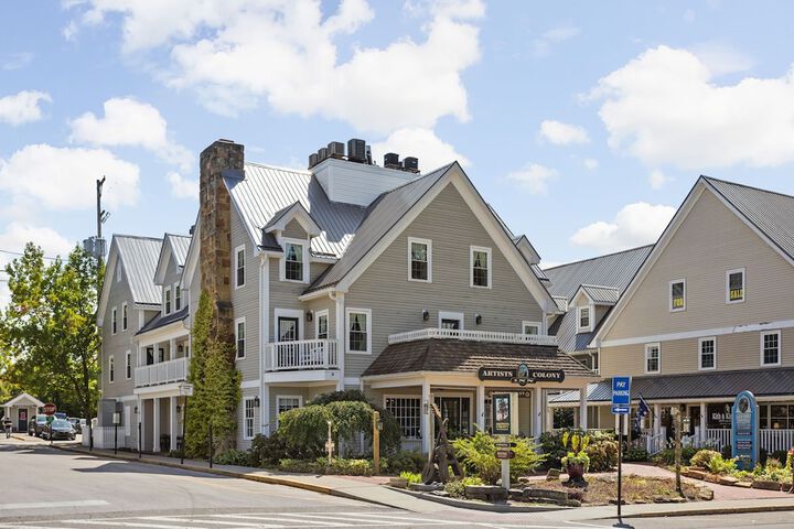 Artists Colony Inn