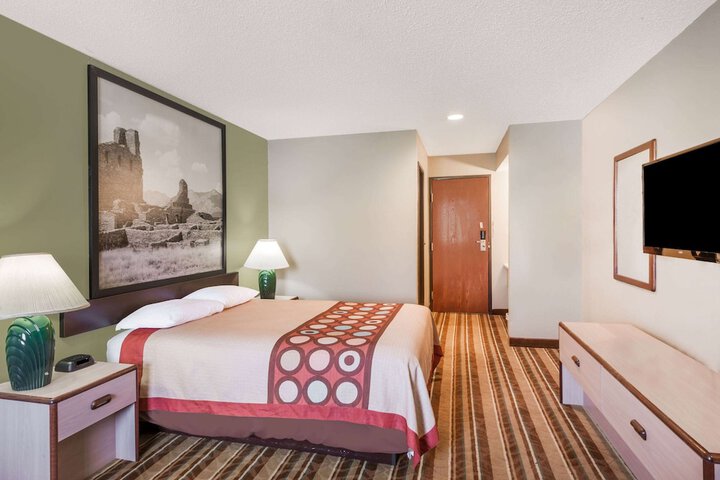 Room 3 of 13