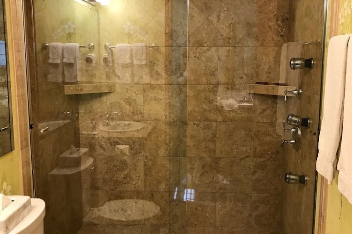 Room 107 of 157