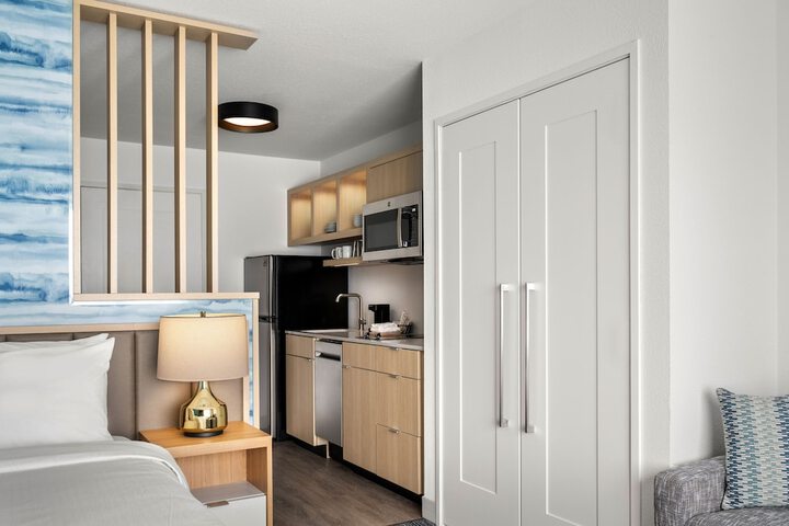 Room 17 of 30