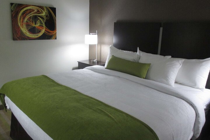 Room 12 of 27