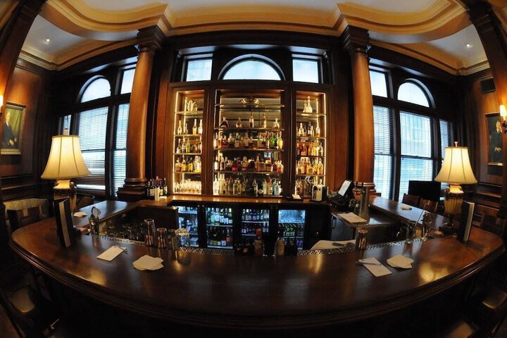 Lounge 6 of 6