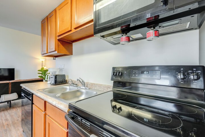 Unique & Stylish Studio Loft in Huntington!