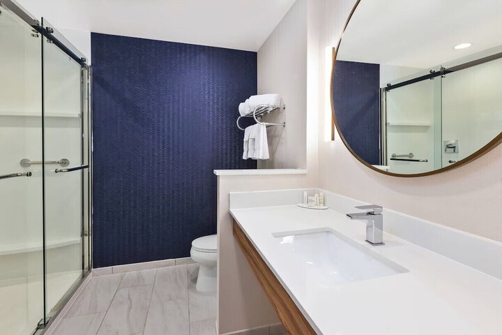 Fairfield by Marriott Inn & Suites Fresno River Park