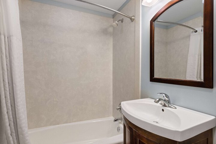 Days Inn by Wyndham Kill Devil Hills Oceanfront - Wilbur