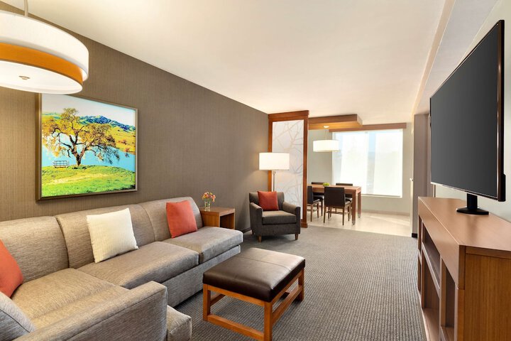 Room 22 of 46