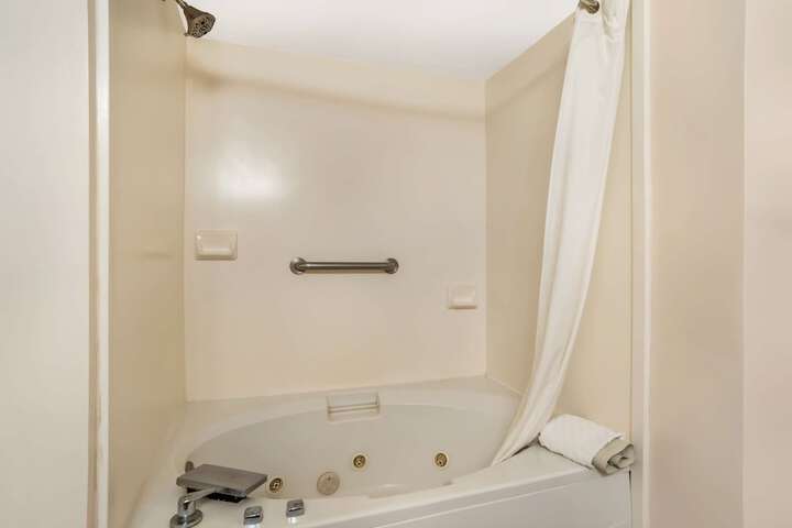 Room 9 of 26