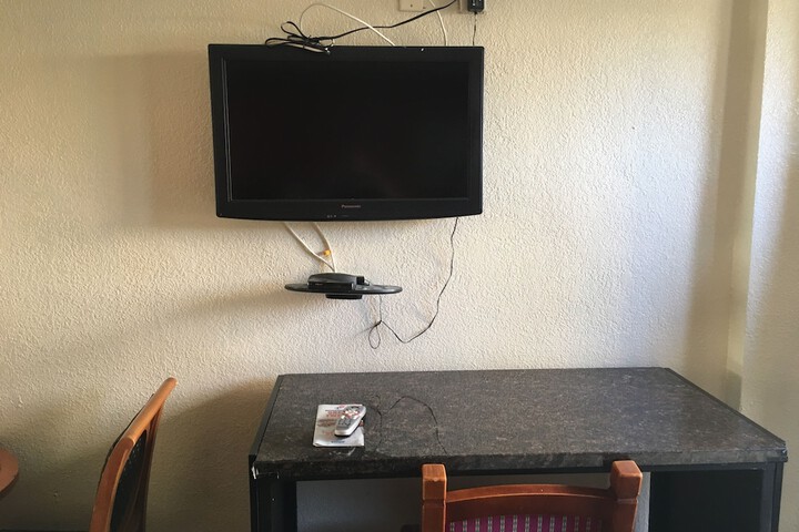 Room 27 of 31