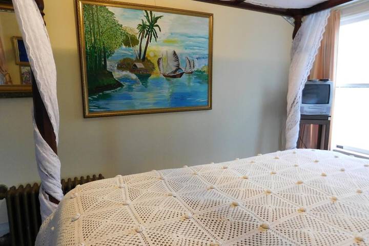 Room 42 of 55