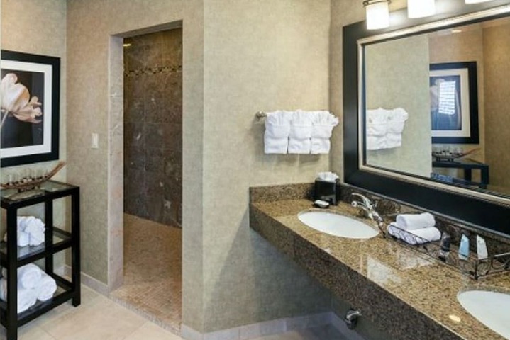 FairBridge Hotel by Concord Plaza