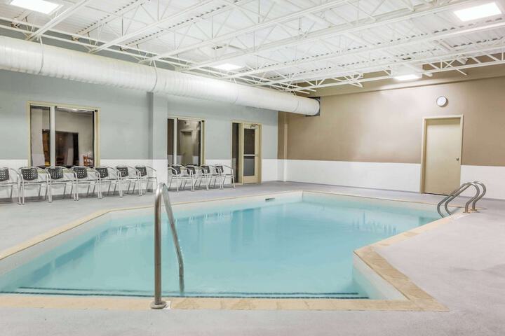 Super 8 by Wyndham Peterborough