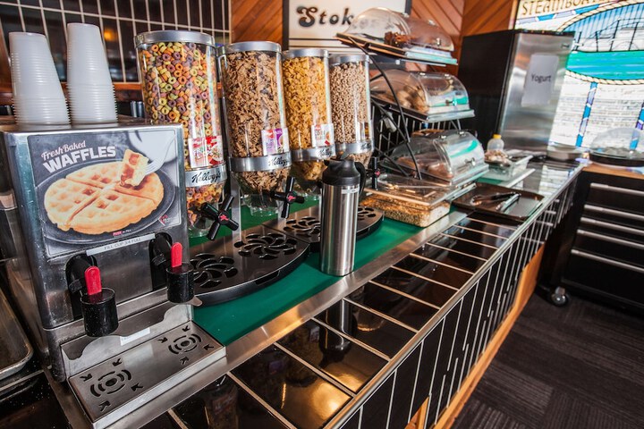 Breakfast/Coffee Service 37 of 46