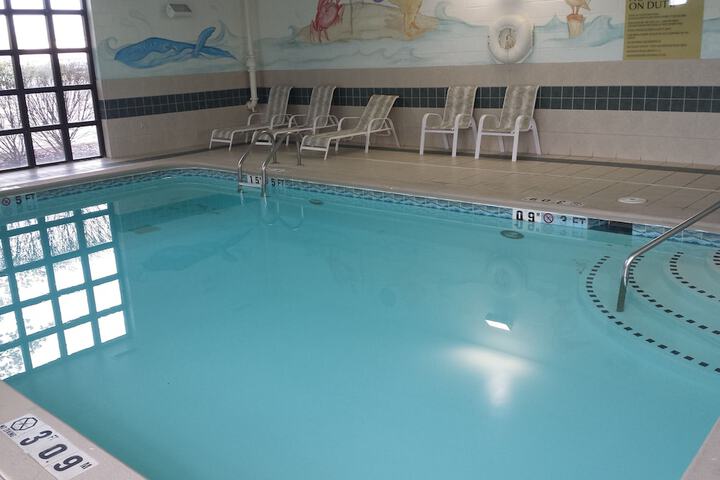 Holiday Inn Express & Suites Milford by IHG