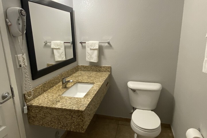 Room 12 of 21