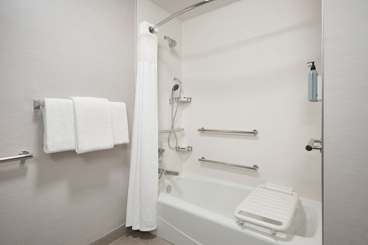 Courtyard by Marriott Kansas City Overland Park / Metcalf