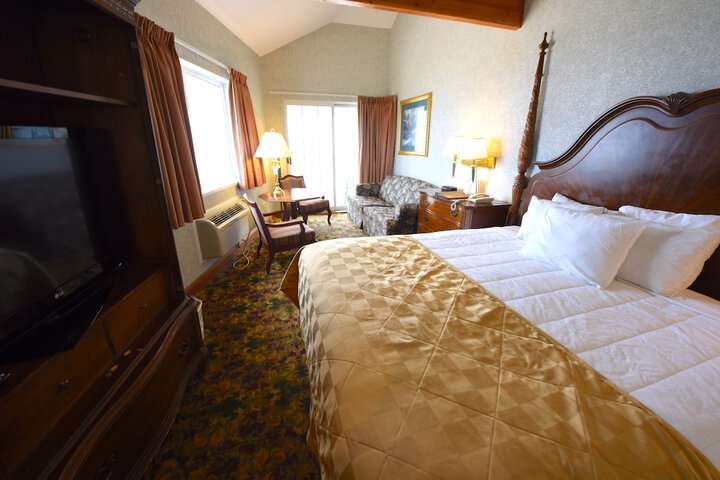 Clarion Hotel Mackinaw City Beachfront