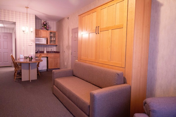 Room 10 of 77