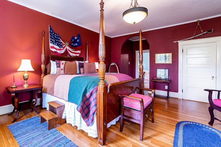 Room 33 of 38