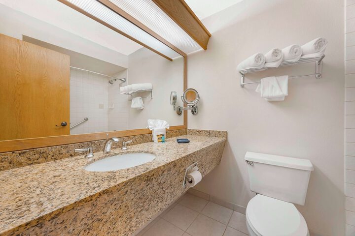 Best Western Plus Mill Creek Inn