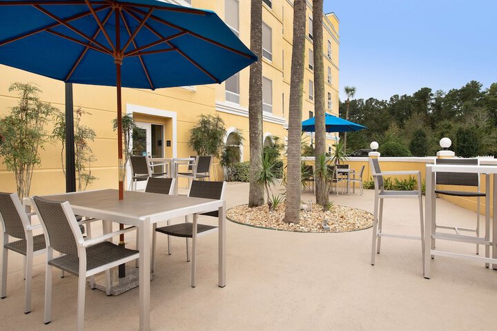 Terrace/Patio 34 of 34