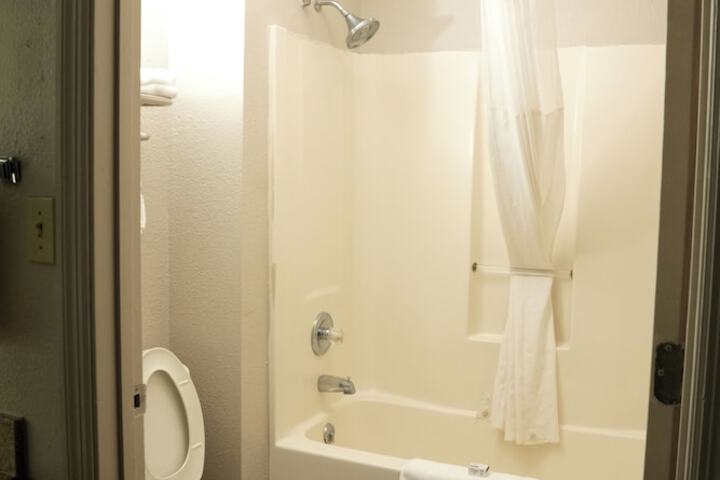 Room 40 of 48