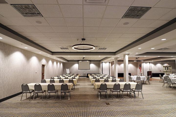 Holiday Inn Quincy East by IHG