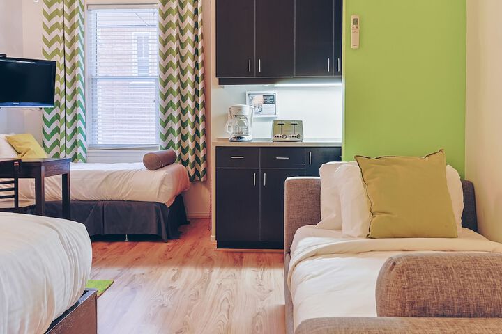 Room 82 of 102