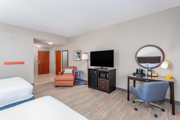 Hampton Inn & Suites Parkersburg Downtown