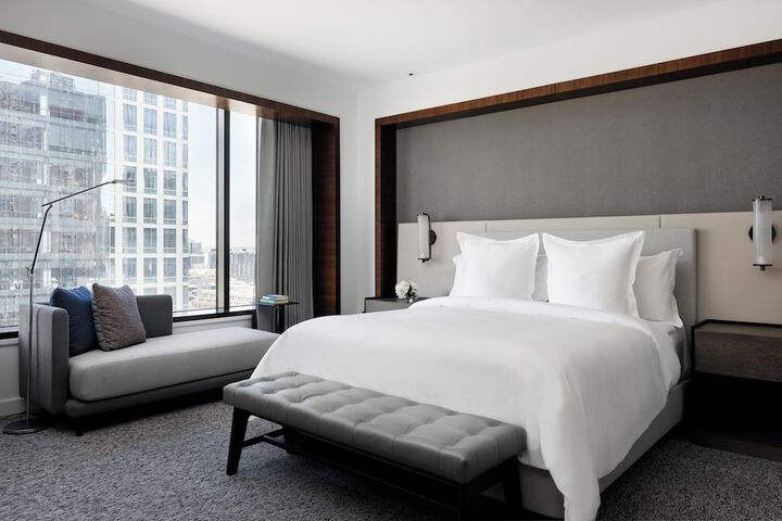 Room 51 of 109